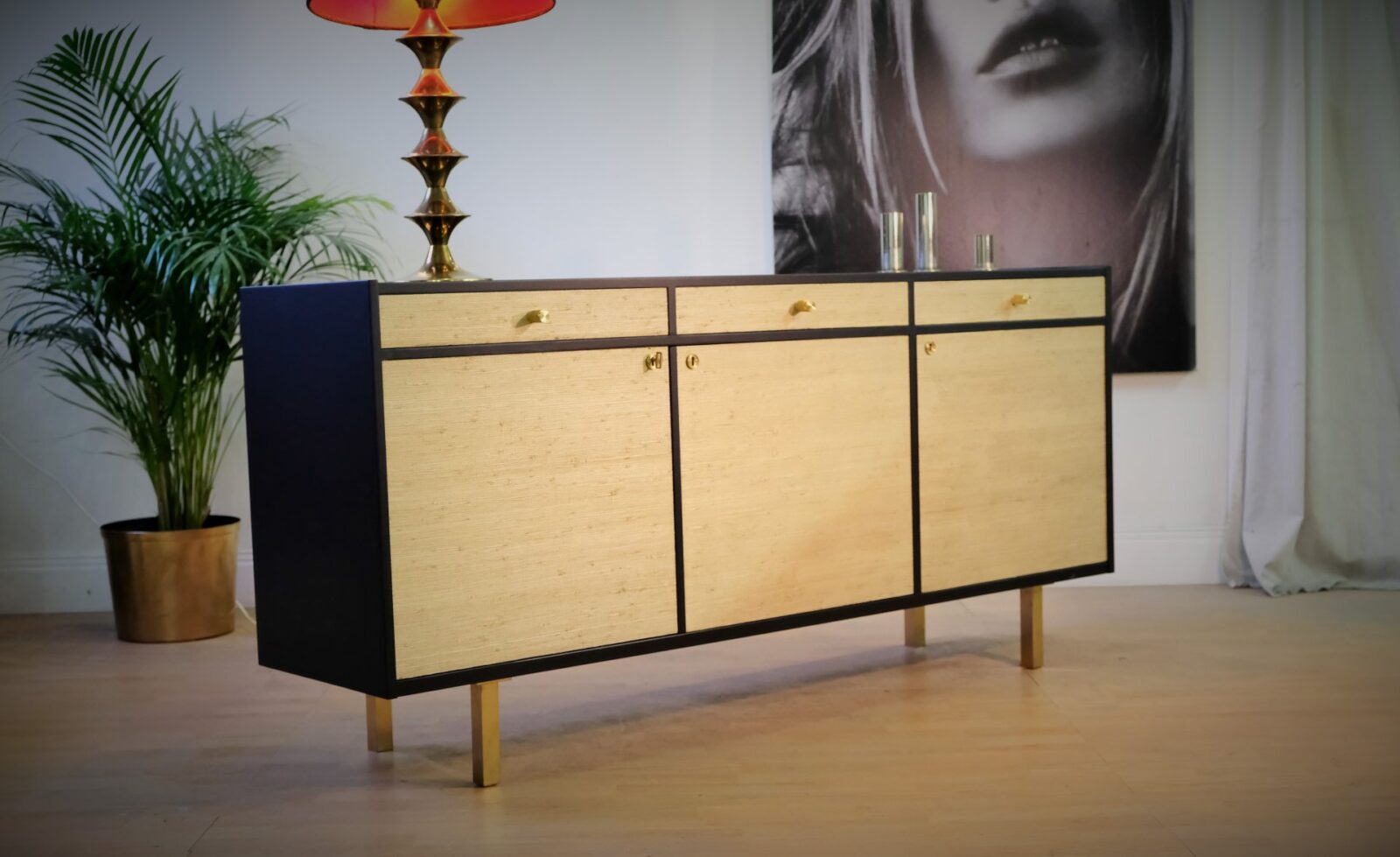 Sideboard schwarz mit Seegras – Vintage, 1960er