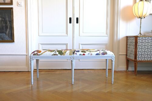 Sitzbank grau – gustavianisch, Bezug Josef Frank
